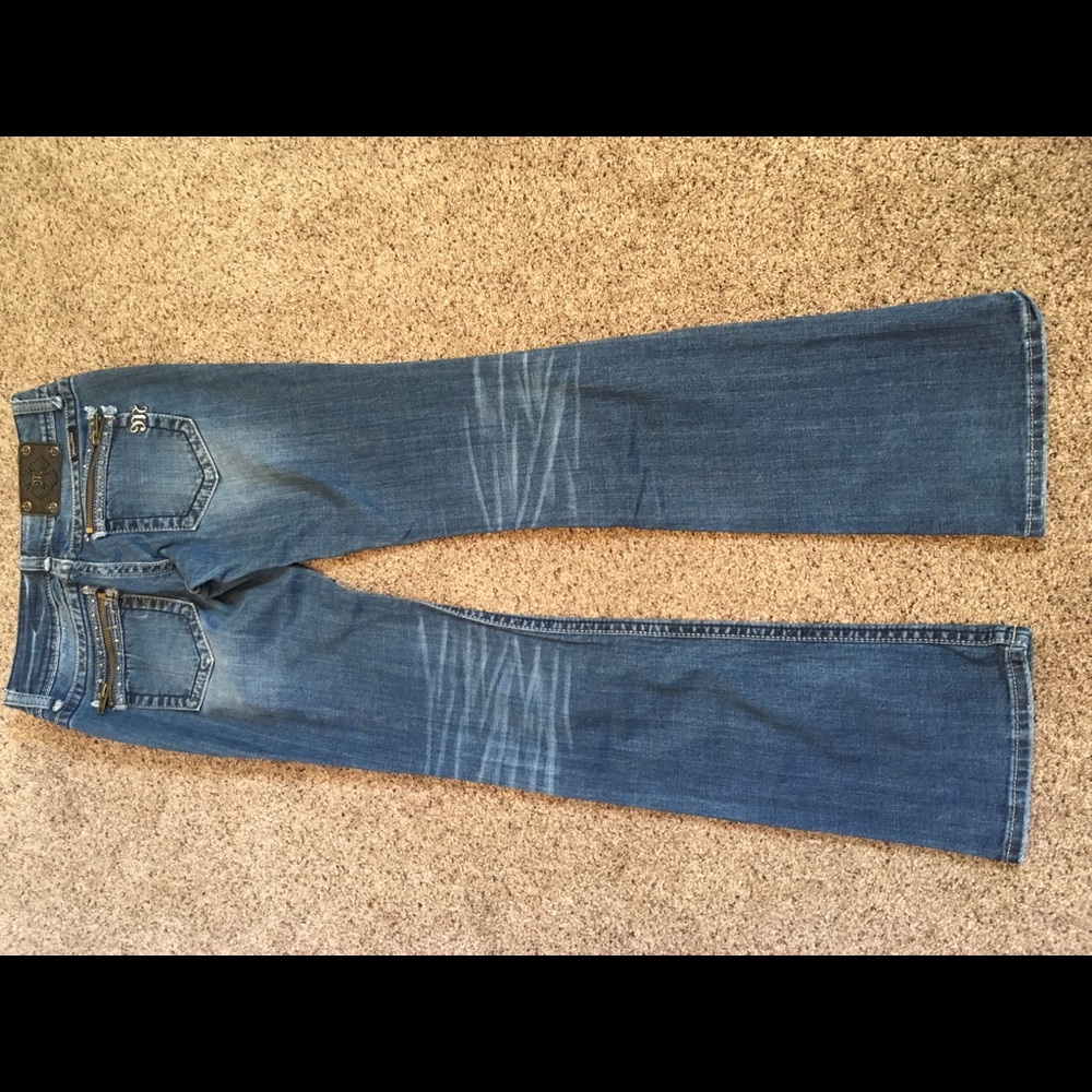 Like new Miss Me jeans 27L - Picture 4 of 4